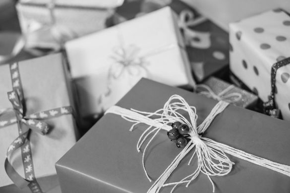 images de paquets cadeaux