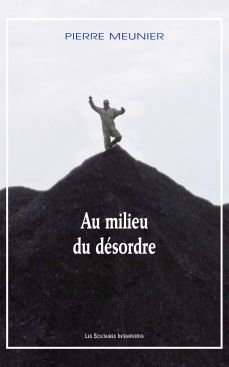 Couverture du livre "Au milieu du désordre (livre DVD)"